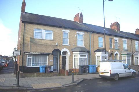 215a & 215b Newland Avenue 4 bed end of terrace house for sale