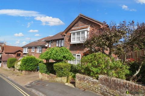 Old Seaview Lane, Seaview, PO34 5EJ 2 bed house for sale