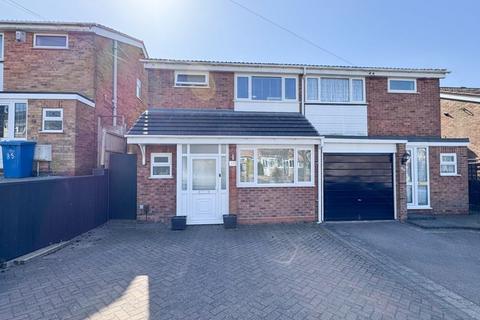Manor Rise, Burntwood, WS7 4TR 3 bed semi