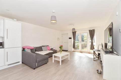 Alden Court, Horsham RH12 1 bed terraced bungalow for sale