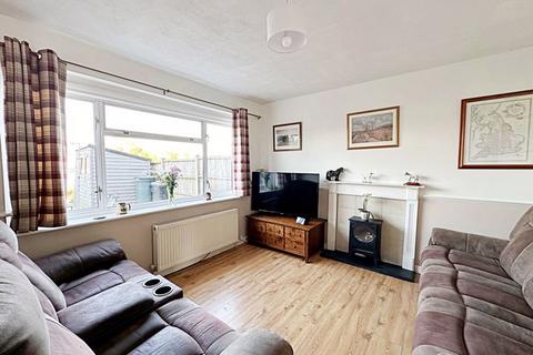 Magnolia Close, Drakes Broughton 3 bed terraced house for sale