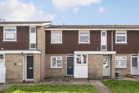Blenheim Road, London SW20 2 bed maisonette for sale