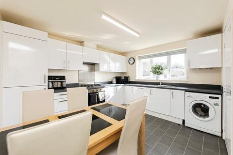 Sharp Way, Pontefract WF9 3 bed semi