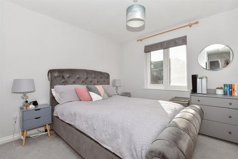 Wharfdale Square, Tovil, Maidstone, Kent 2 bed flat for sale