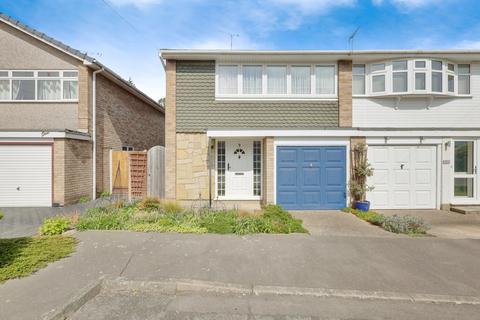 Bartley Close, Benfleet, SS7 3 bed semi