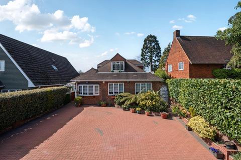 Green Lane, Stanmore HA7 2 bed detached bungalow for sale