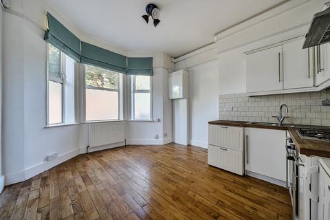 Hither Green Lane, London 2 bed apartment for sale