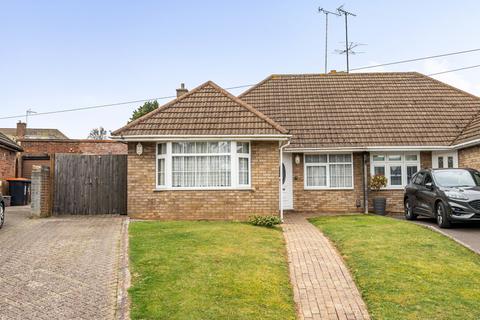 Holmwood Close, Bedfordshire LU5 2 bed bungalow for sale