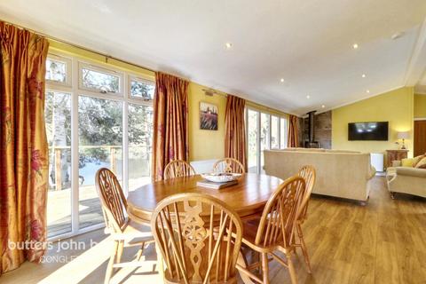 Ladera, Congleton, CW12 3 bed detached bungalow for sale