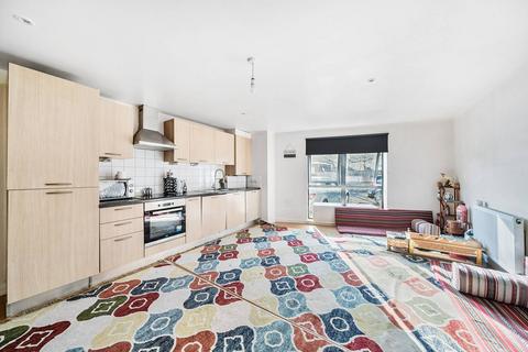 Buckingham Road, Edgware, HA8 1 bed flat for sale