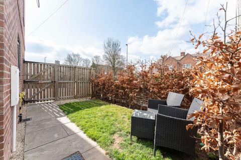 Gale Lane, York YO24 1 bed ground floor flat for sale