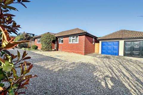 Kings Head Court, Colchester, CO1 3 bed detached bungalow for sale