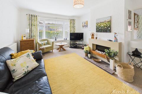 Sea View Crescent, North Yorkshire YO11 2 bed bungalow for sale