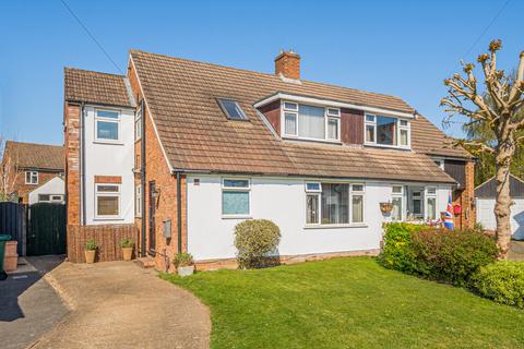 St Andrews Close, Shepperton, TW17 4 bed semi