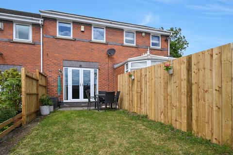 Peacock Court, Yeadon, Leeds 2 bed terraced house for sale