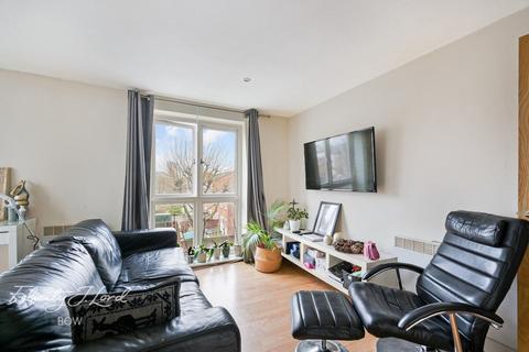 Tredegar Road, London 1 bed apartment for sale