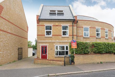 Southwood Road, Ramsgate, Kent, CT11 3 bed end of terrace house for sale