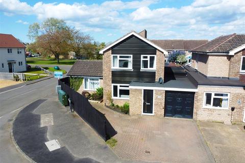 The Trundle, Somersham, Huntingdon 5 bed link detached house for sale