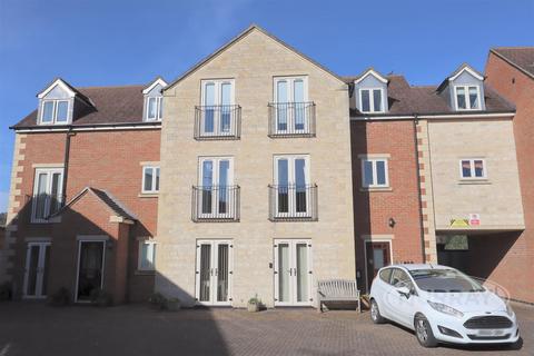 Burley Road, Oakham LE15 2 bed apartment for sale