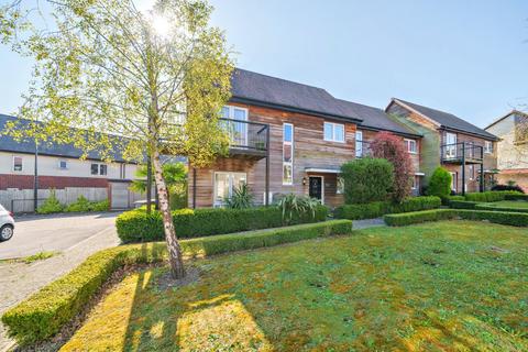 Buttercup Drive, Polegate, East Sussex 3 bed semi