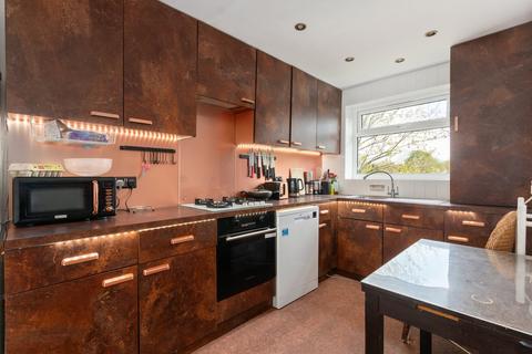 Park Road, Chiswick W4 2 bed flat for sale