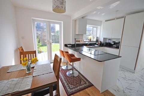 Kilpatrick Close, Eastbourne 3 bed end of terrace house for sale
