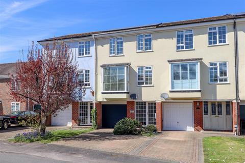 Crawford Gardens, Horsham 4 bed terraced house for sale