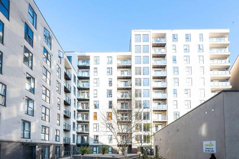 Guildford Road, Woking, GU22 1 bed flat for sale