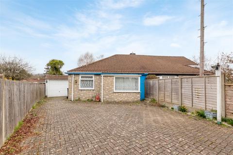 Tolworth Road, Surbiton KT6 2 bed bungalow for sale