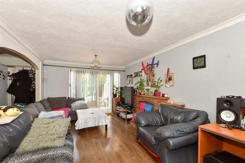 Selsey Road, Crawley RH11 3 bed terraced house for sale