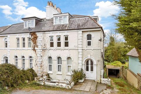 New Town, Uckfield, East Sussex 2 bed ground floor maisonette for sale