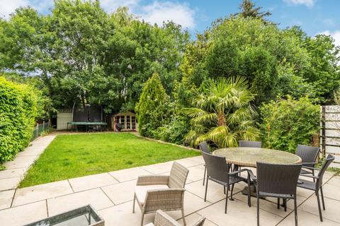 Mead Way, Bromley, Kent, BR2 3 bed terraced house for sale