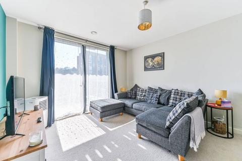 Leaden Hill, Coulsdon, CR5 1 bed flat for sale