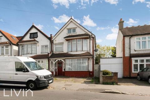 35 Galpins Road, Thornton Heath, .... 2 bed apartment for sale