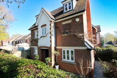 Keephatch Road, Wokingham, RG40 4 bed detached house for sale