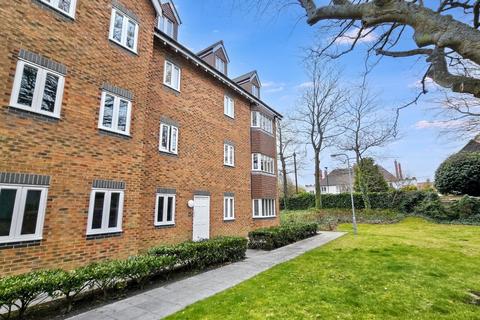Thornholme Road, Thornhill... 2 bed apartment for sale