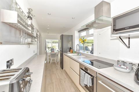 Lydd Road, Rye TN31 2 bed detached bungalow for sale