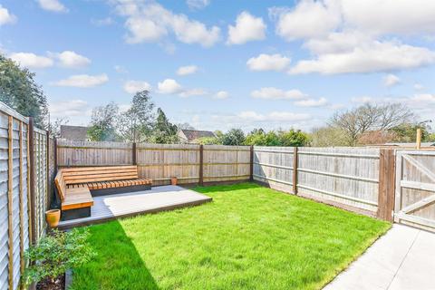 Dawkins Drive, Tonbridge TN12 2 bed semi