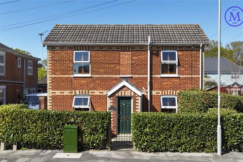Glenville Road, Christchurch BH23 3 bed detached house for sale