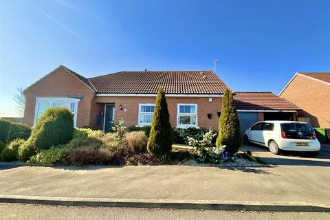 South Lea Road, Cayton, Scarborough 3 bed detached bungalow for sale