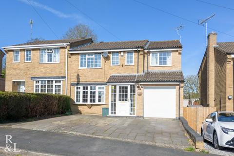 5 bedroom semi-detached house for sale