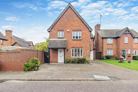 LINCOLN WAY, RAYLEIGH SS6 4 bed detached house for sale