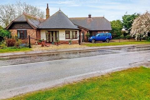 Station Road, Long Sutton 4 bed detached bungalow for sale