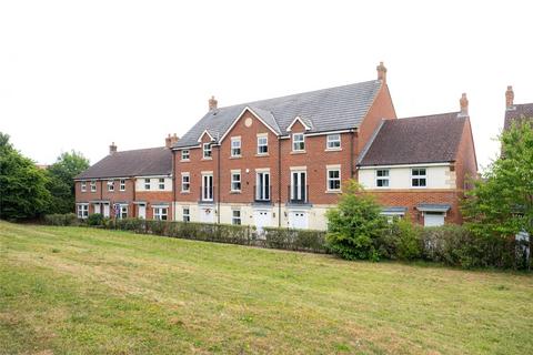 Greenham, Newbury, Berkshire, RG19 4 bed terraced house for sale