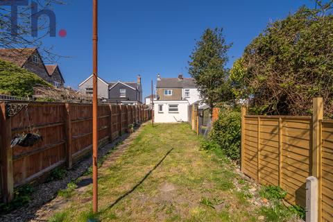 Ryde PO33 2 bed end of terrace house for sale