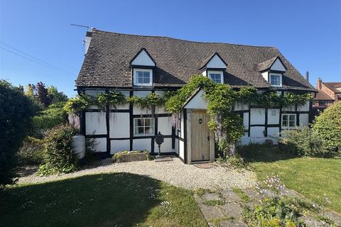 High Street, Tewkesbury GL20 3 bed cottage for sale