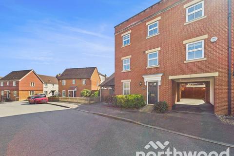 Imperial Way, Singleton, Ashford, TN23 4 bed townhouse for sale