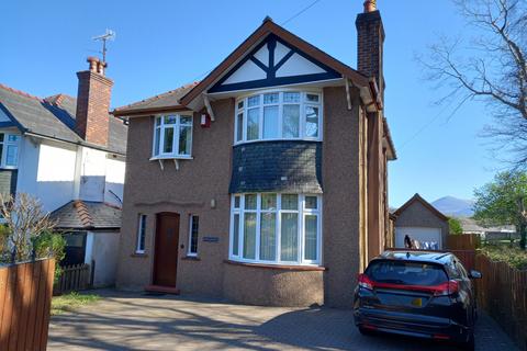 Ffriddoedd Road, Bangor LL57 4 bed detached house for sale