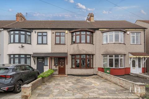 Grenfell Avenue, Hornchurch 4 bed terraced house for sale