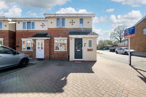 Melfort Close, Nuneaton CV10 3 bed semi